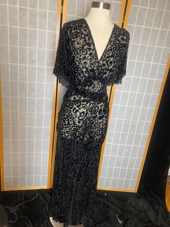 Vintage 1930's Black Semi Sheer Burnout Velvet Flo