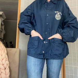 Vintage 1970s navy blue Towne Club windbreaker, size Large image 4