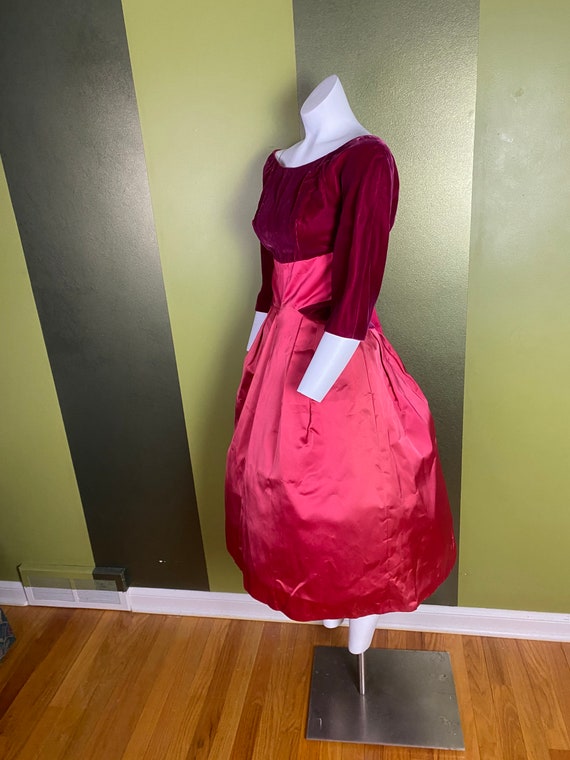 Vintage 1950’s velvet and satin Kay Selig bubble … - image 2