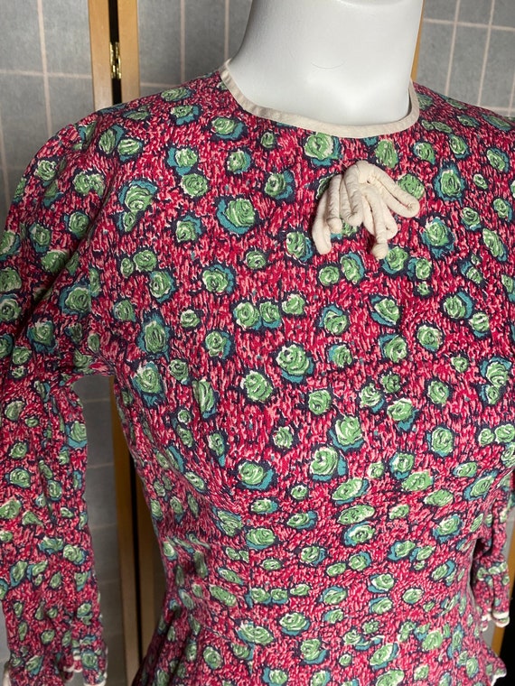 Vintage 1940’s pink, red and green rose flower ti… - image 3