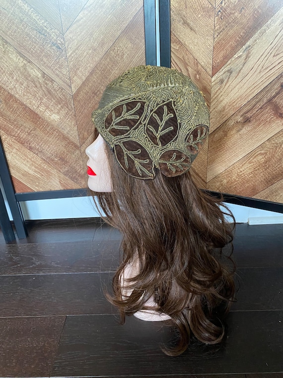 Antique 1920’s gold wire skull cap with brown velv