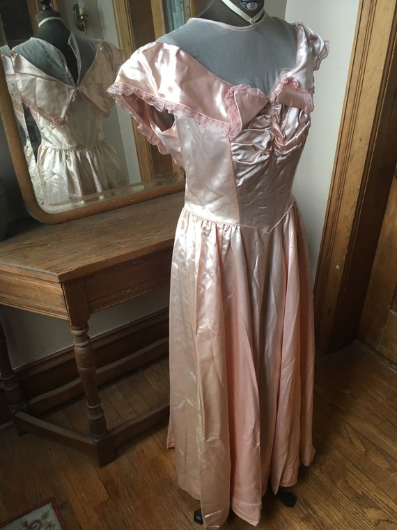 Vintage 1940's Light Pink Liquid Satin Gown, Dress With Gathered Bodice,  Size Large -  Hong Kong