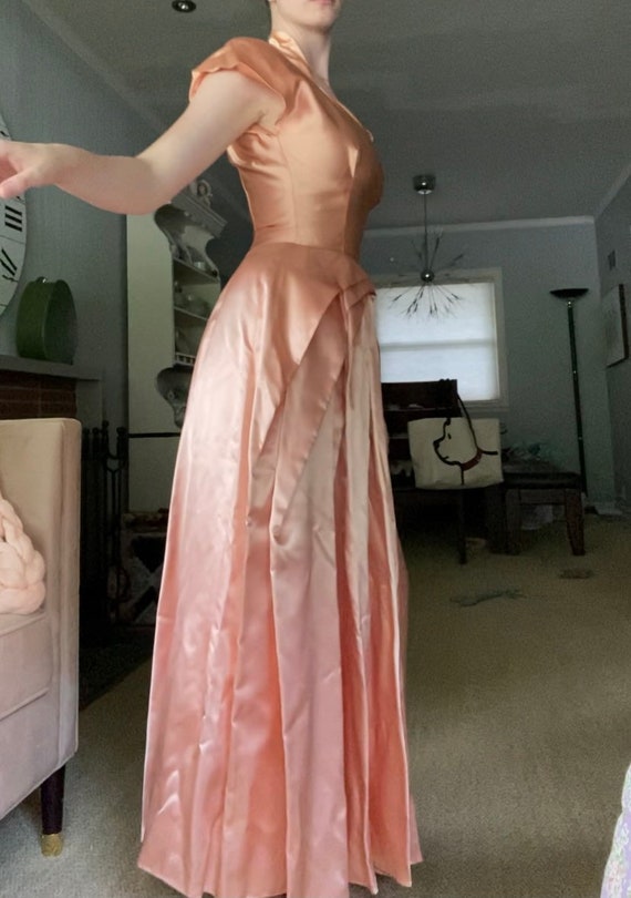 Vintage 1940’s pink satin fitted formal princess … - image 3