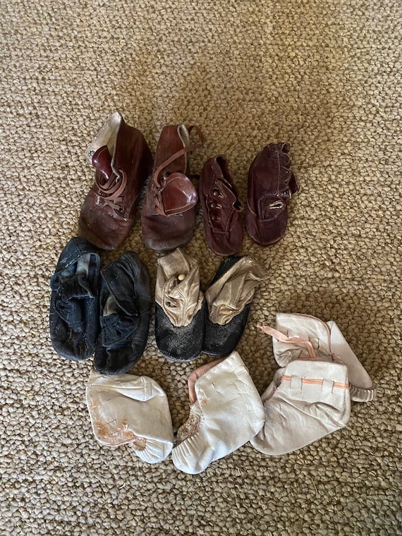 Lot of antique leather baby shoes, kids shoes - image 1