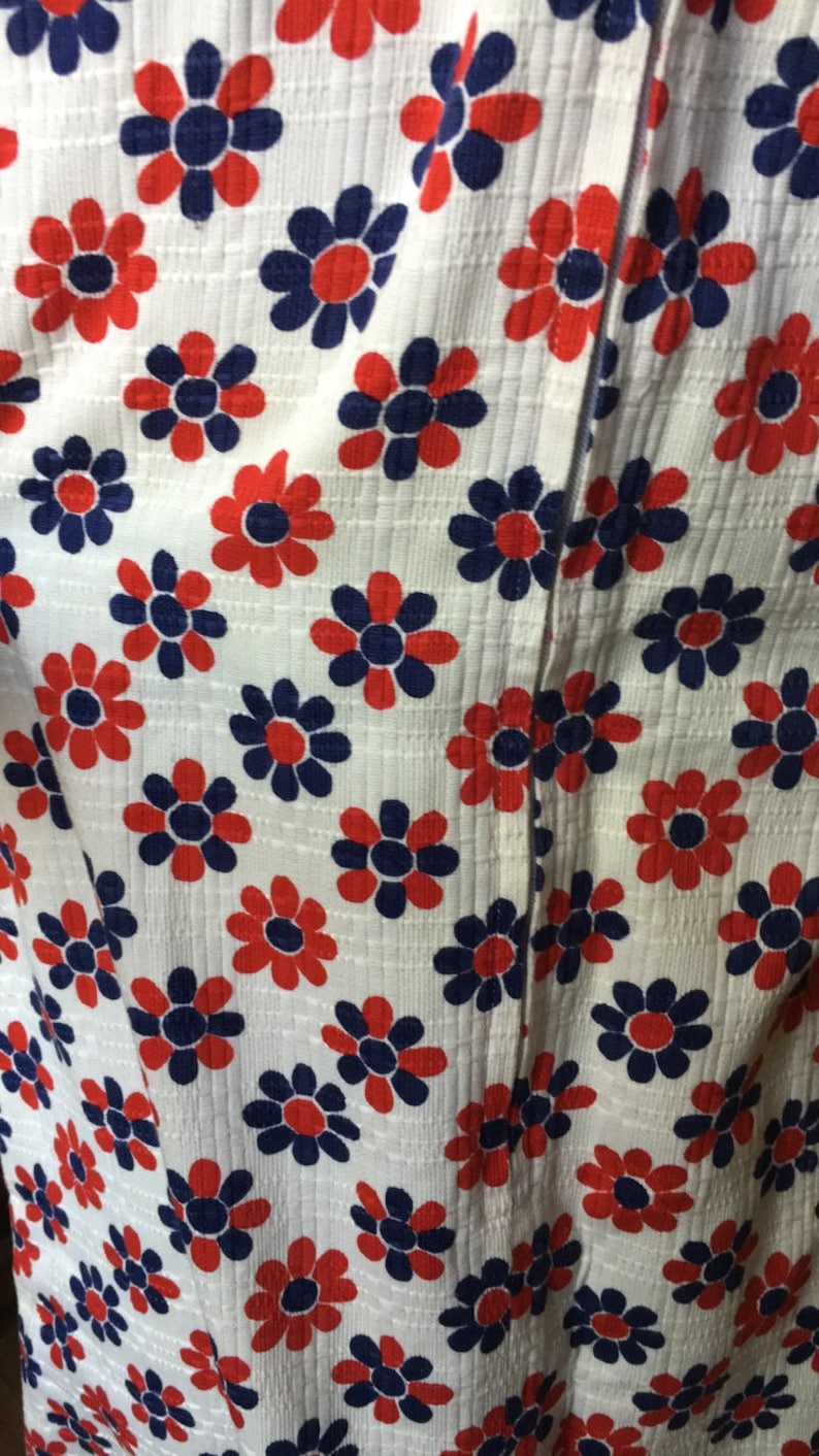 Adorable Vintage 1960's Red, White, and Blue Flower Daisy Dress with Matching Scarf, size medium image 5