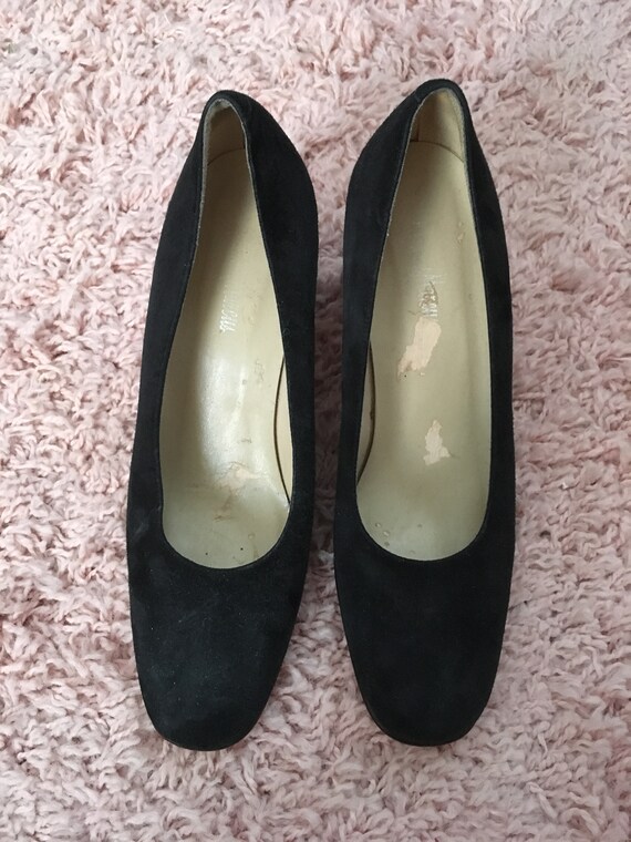 Black thick high heels hot sale