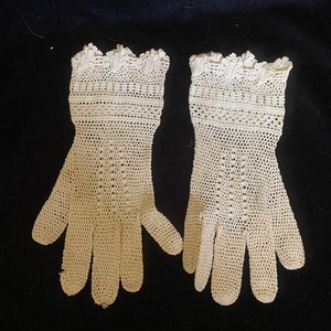 Antique vintage 1910s beige crochet dainty gloves, small image 1