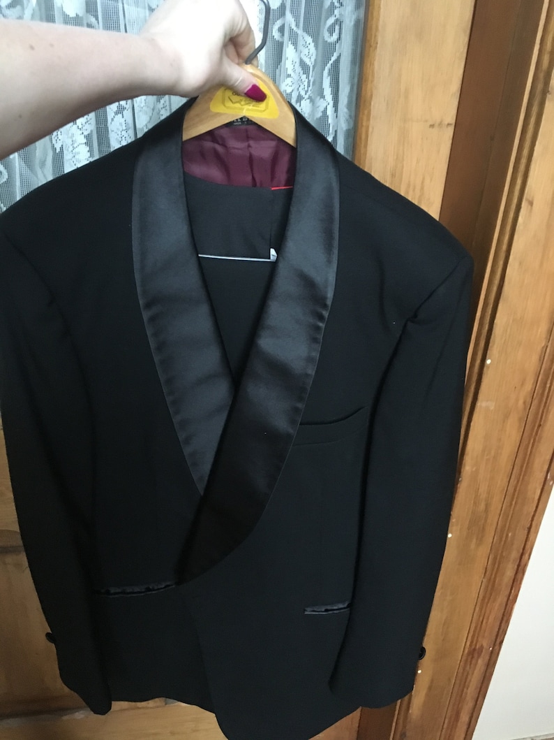 Vintage 48 Regular Black and Red Bill Blass 3-Piece Suit