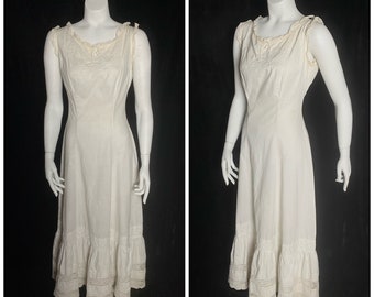 Antique 1800’s 1900’s white cotton embroidered night gown, petticoat, undergarment, size small