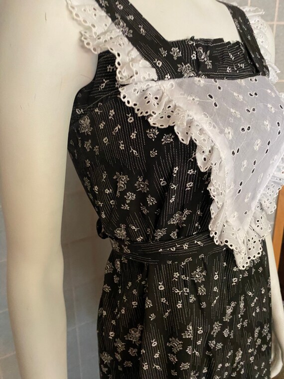 Vintage 1970’s black and white floral and lace, s… - image 2