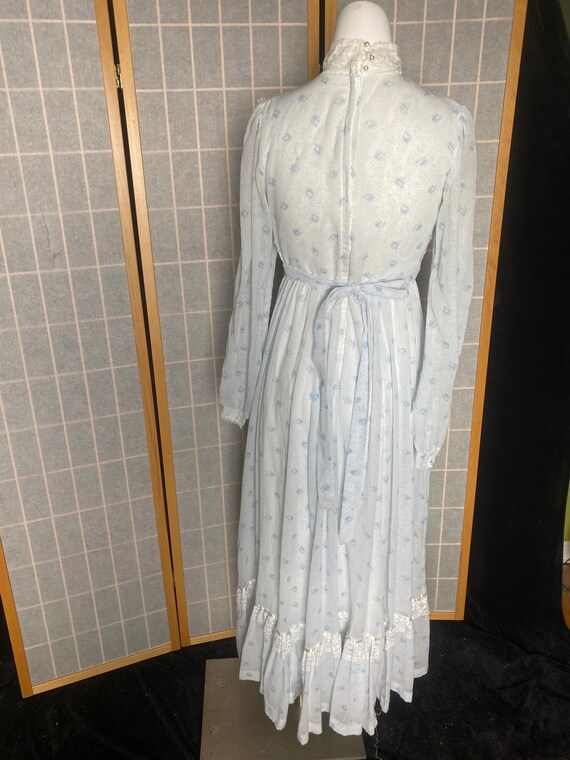 Vintage 1970’s blue and white floral Gunne Sax prairi… - Gem