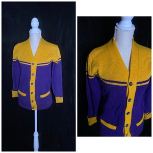 Vintage 1940 oro y lana púrpura real escuela masculina colegial jersey de cárdigan, sportclad letterman&#39;s suéter talla 38