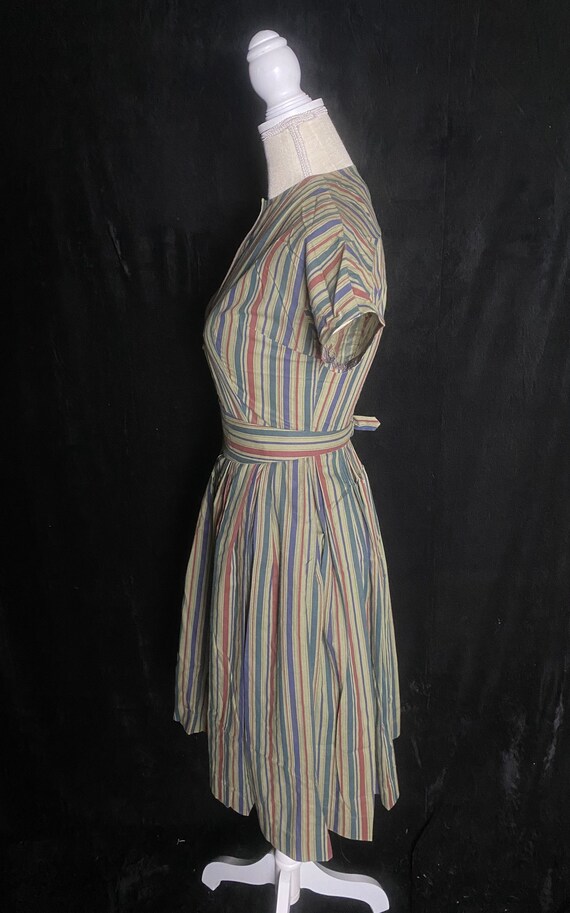 Vintage 1950’s olive green, red and blue vertical… - image 5