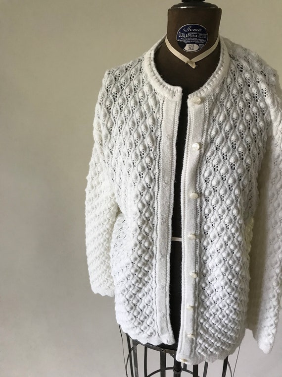 Vintage 1960s white off white leaf pattern cardig… - image 2