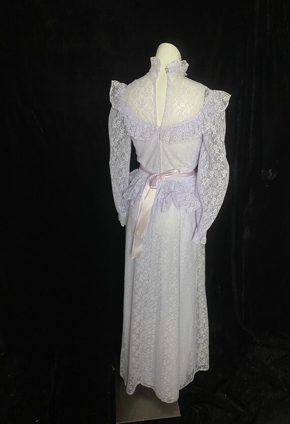 Vintage 1970’s lavender purple lace ruffle brides… - image 6