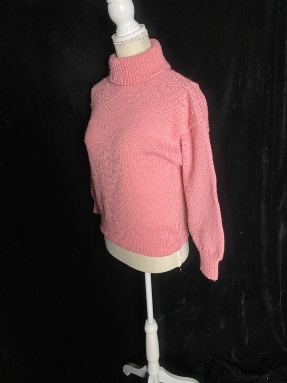 Vintage handmade 1970’s pink turtleneck sweater, … - image 3