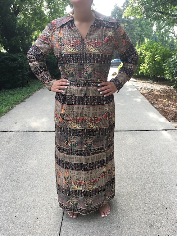 Vintage 1970's Novelty Egyptian Print Kaftan, size