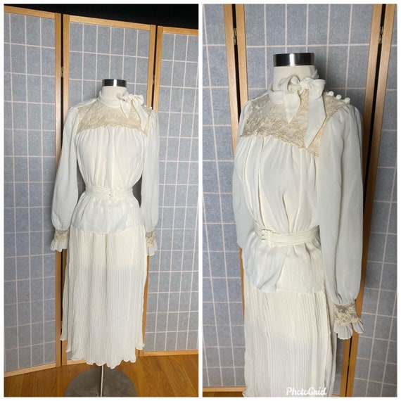 Vintage 1970’s sheer white two piece dress with l… - image 1