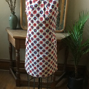 Adorable Vintage 1960's Red, White, and Blue Flower Daisy Dress with Matching Scarf, size medium image 4