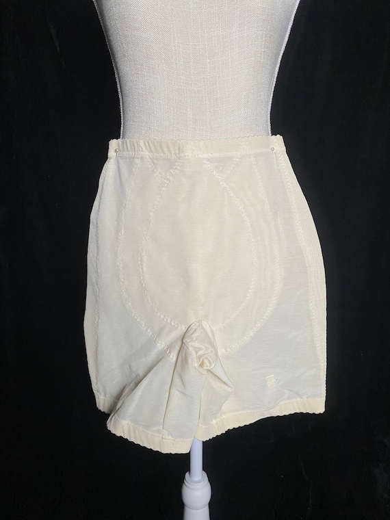 Vintage 1970’s Shapewear spandex shorts, vanity fair Gem
