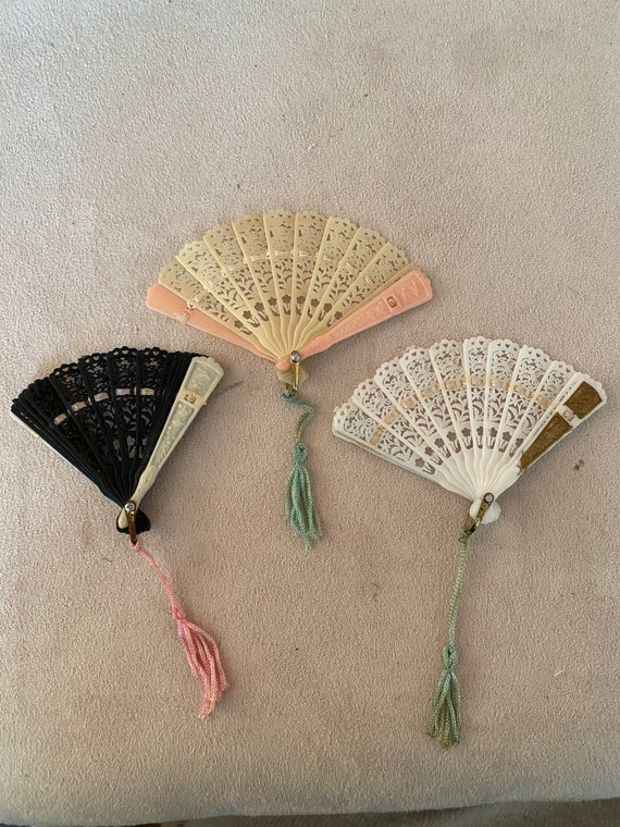 Set of 3 mini celluloid hand fans, vintage 1940’s