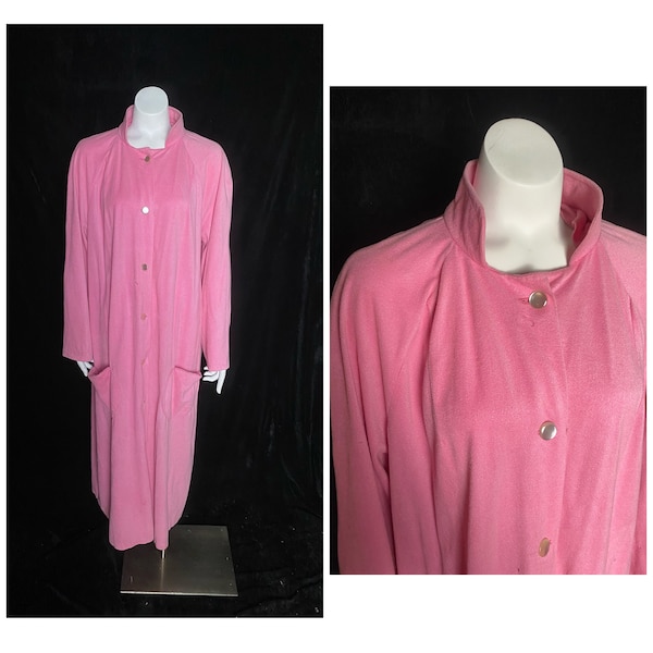 Vintage 1970’s pink wool felt house coat, robe, size medium
