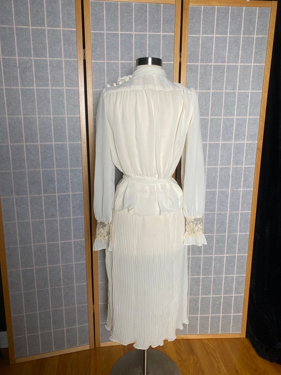 Vintage 1970’s sheer white two piece dress with l… - image 8