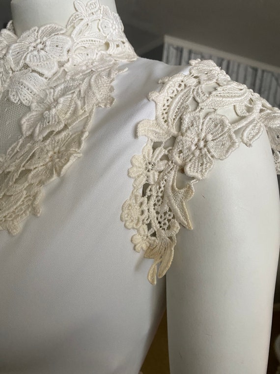 Vintage 1980’s white slinky wedding dress, size x… - image 4