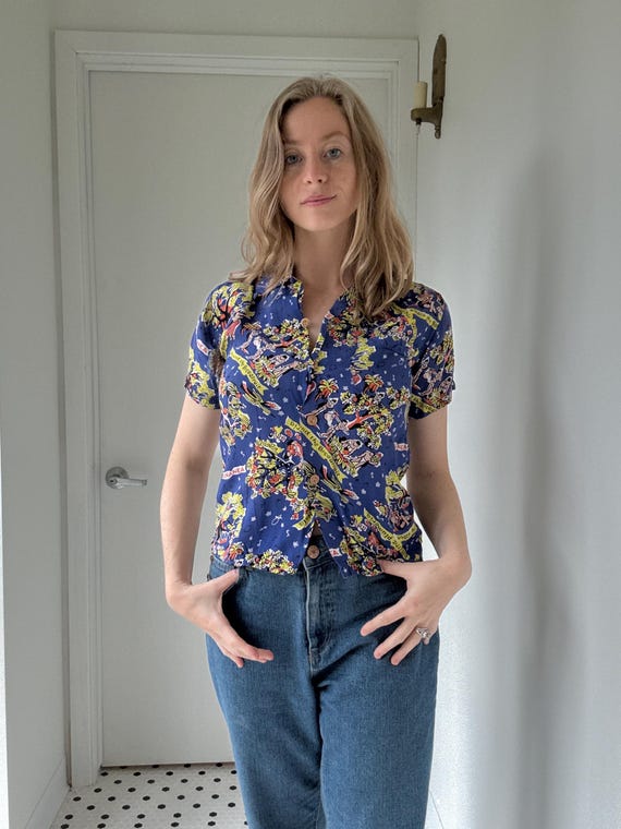 Vintage 1940's Purple Hawaiian Novelty Print Button up Shirt