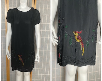 Vintage antike 1920 schwarze Seide Flapper Kleid mit roten und gelben Perlen Papagei, Größe klein