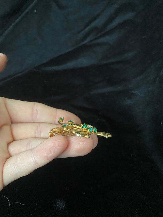 Vintage 1950’s gold brooch with green rhinestones - image 4