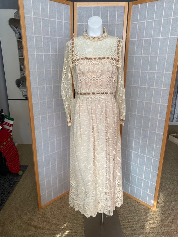 Vintage 1970’s cream eyelet lace sheer dress with… - image 2