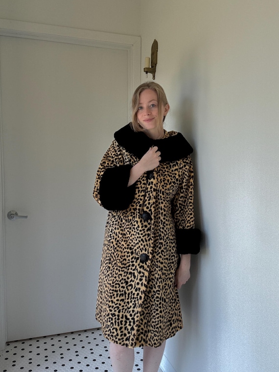 Vintage 1960's Cheetah Print, Leopard Faux Fur Coat, Size Medium