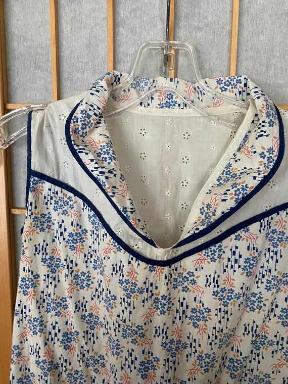 Vintage 1930’s white and blue cotton eyelet flora… - image 7