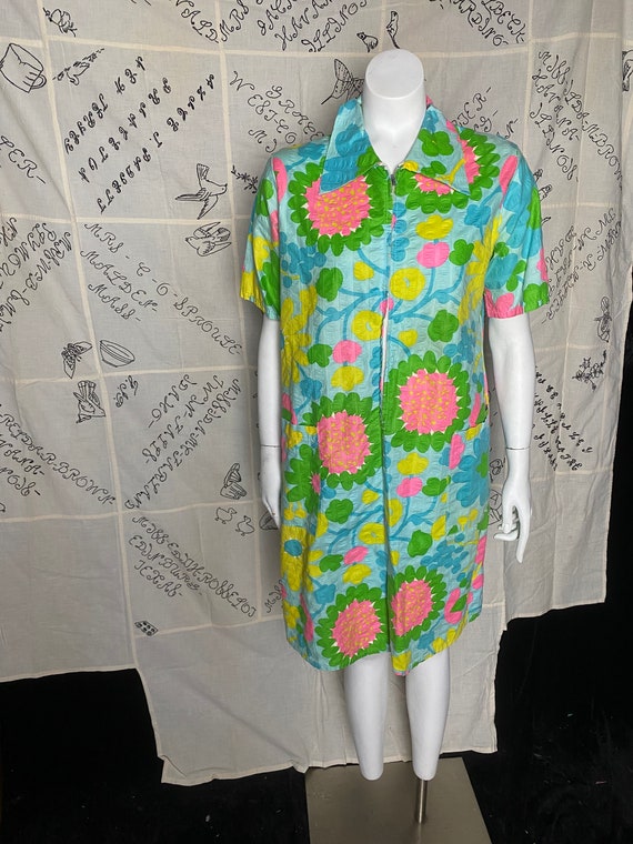 Vintage 1960’s bright colorful floral psychedelic 