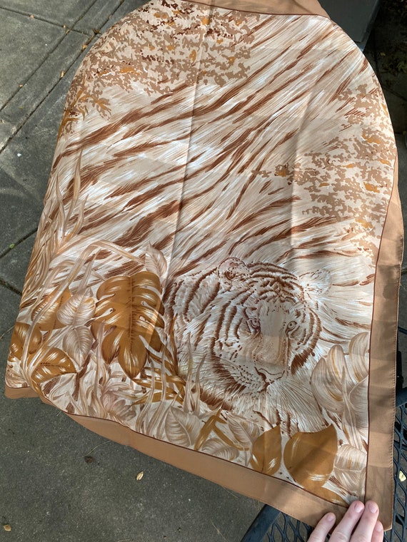 Two square tiger scarves - image 4