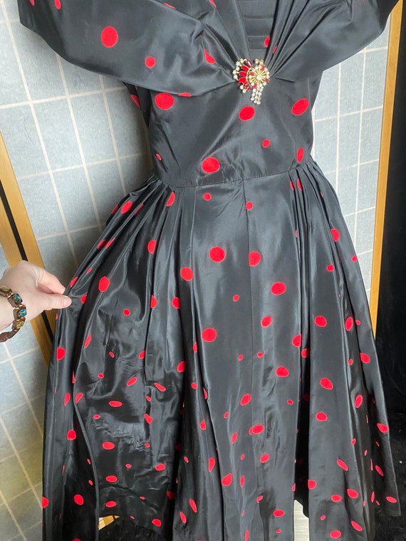 Vintage 1950’s black taffeta party dress with red… - image 4