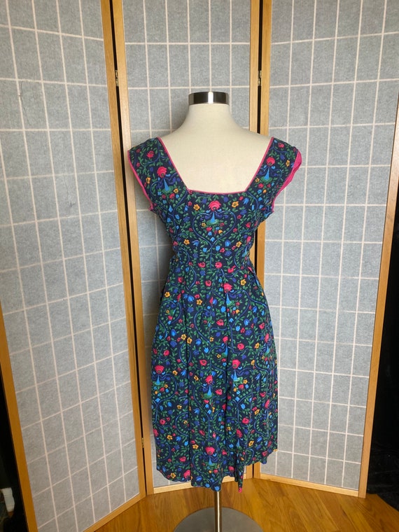 Vintage 1950’s blue floral day dress with pink de… - image 7