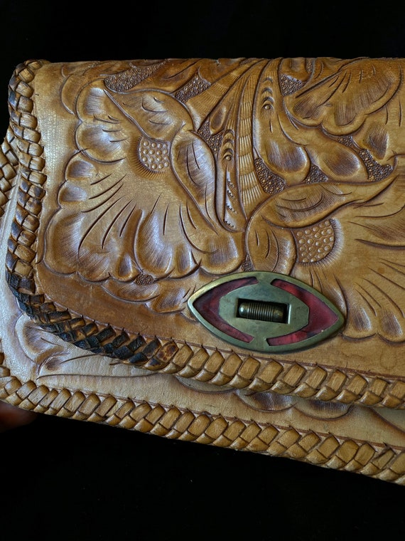 Vintage 1970’s embossed leather purse, tooled lea… - image 3