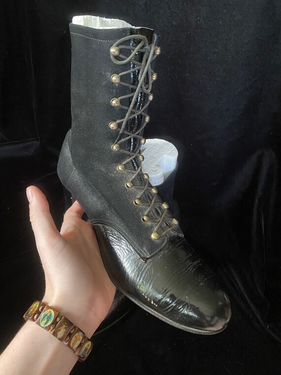 Vintage 1960’s black suede and vinyl lace up boot… - image 4