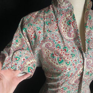 Vintage 1940s colorful paisley zip front dress with built in waist tie, size small medium, Fleischman california image 2