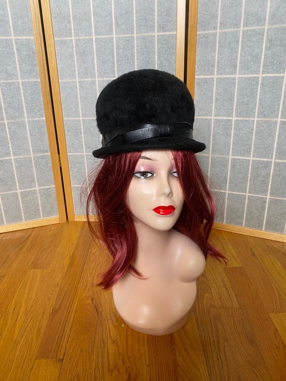 Vintage 1960’s fuzzy black bubble hat, Marché excl