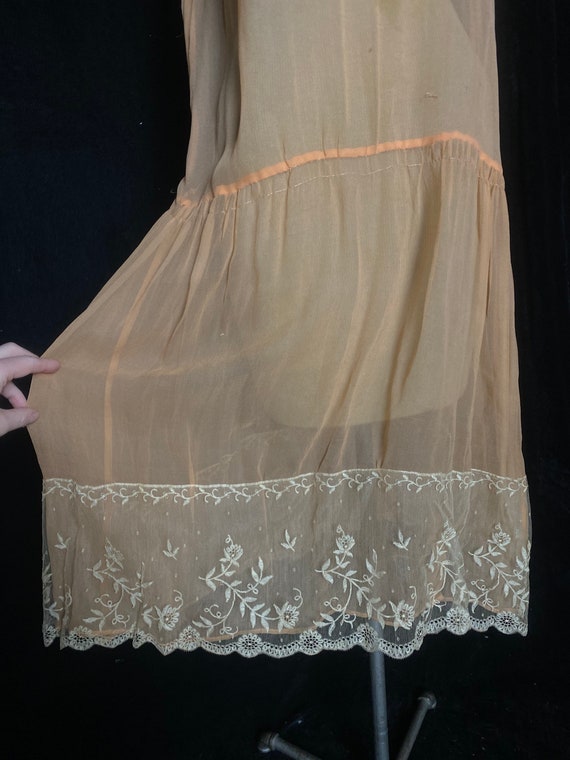 Vintage 1920’s sheer peach flapper dress with rhi… - image 3