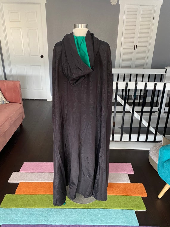 Vintage 1940’s green and black satin hooded cape - image 8