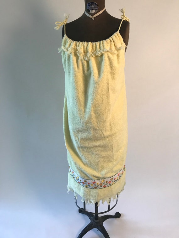 Vintage yellow terrycloth towel beach pool cover u