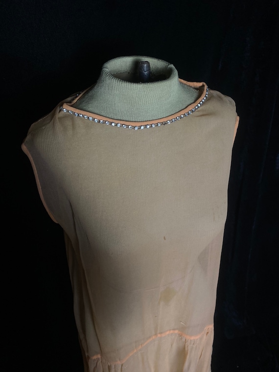 Vintage 1920’s sheer peach flapper dress with rhi… - image 2