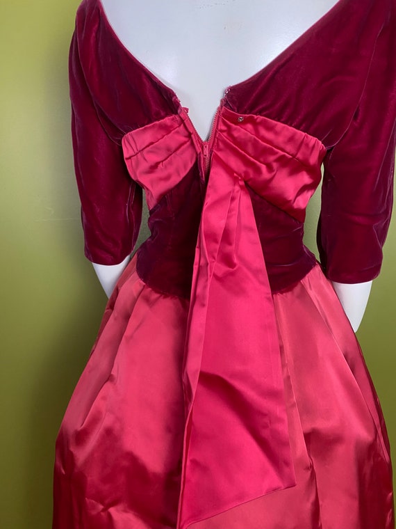 Vintage 1950’s velvet and satin Kay Selig bubble … - image 7