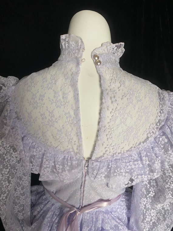 Vintage 1970’s lavender purple lace ruffle brides… - image 5