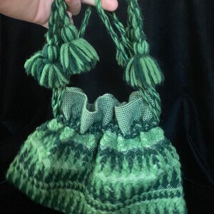 Vintage 1970s two tone green woven drawstring bag, purse image 3