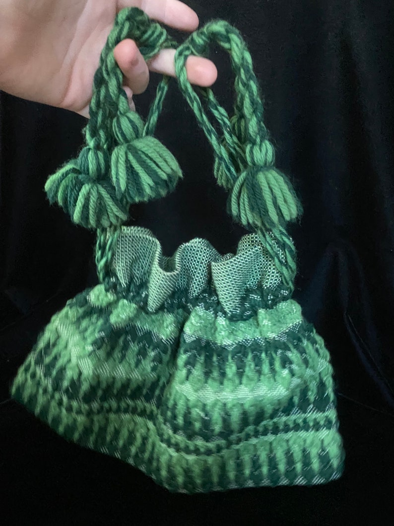 Vintage 1970s two tone green woven drawstring bag, purse image 3